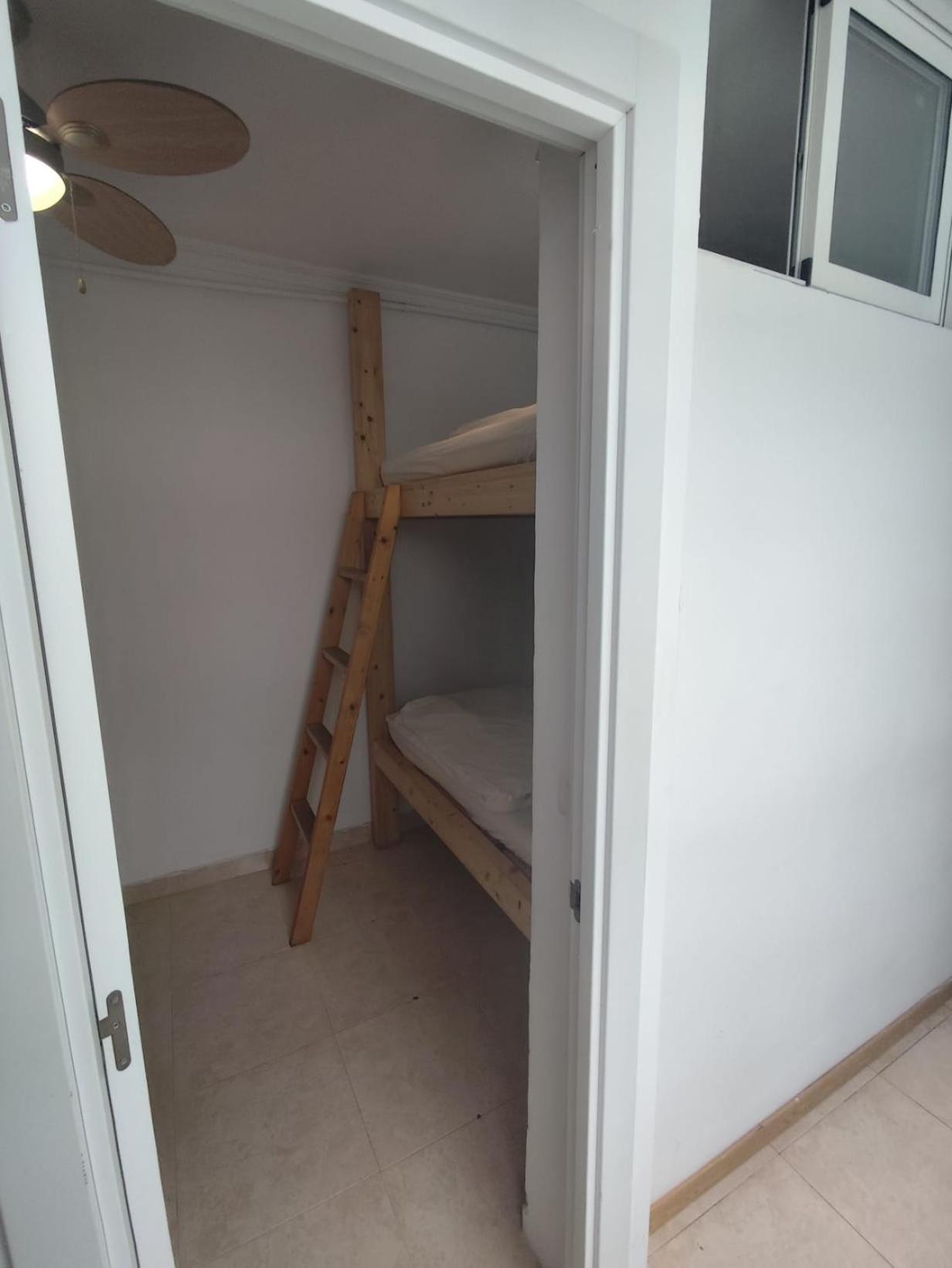 La Ventana Azul Surf Hostel ラスパルマス・デ・グランカナリア エクステリア 写真